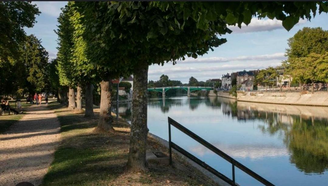 Studio Bord De Marne Jouarre Esterno foto